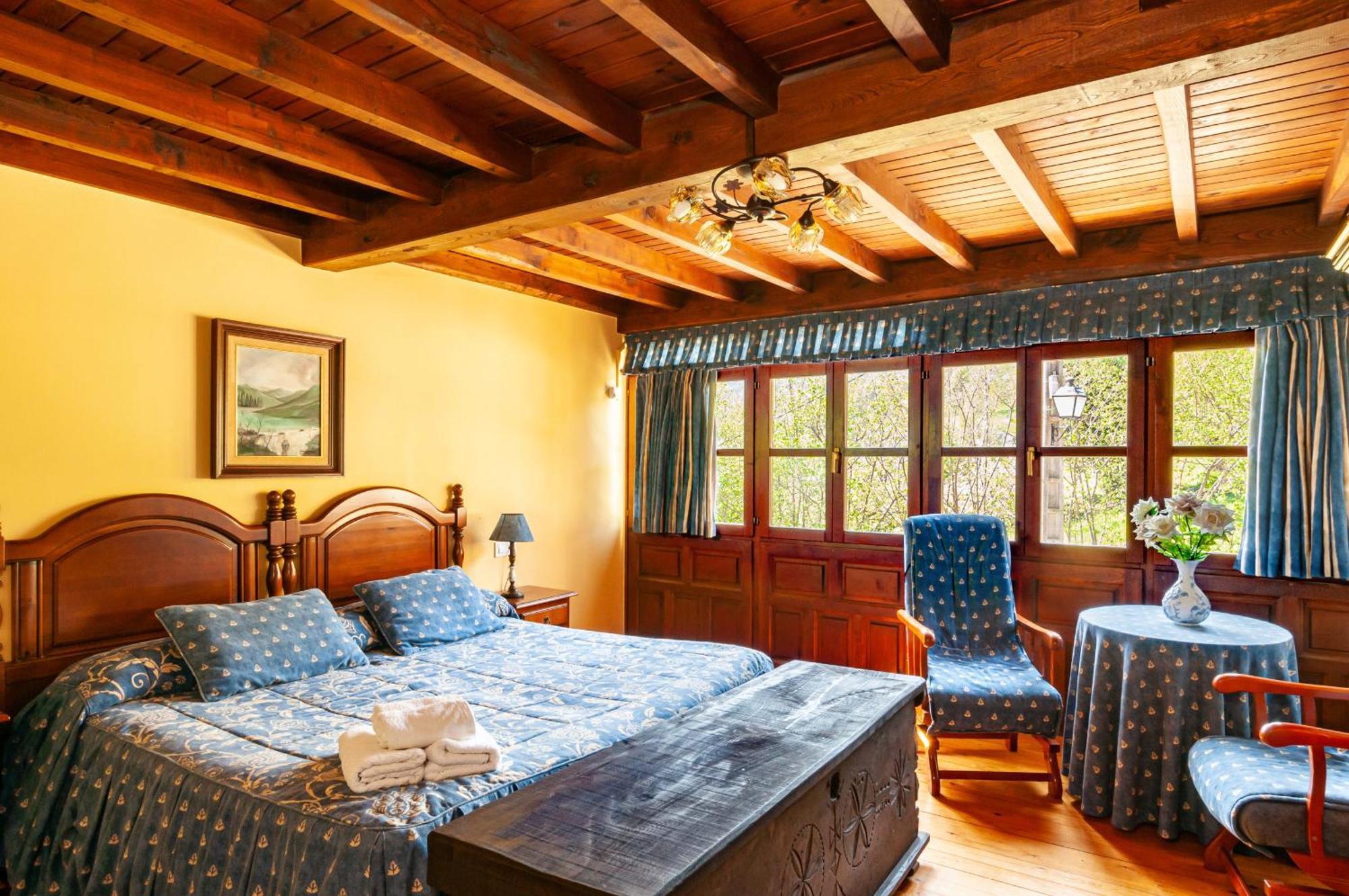 Casa Rural La Regoria Кареня де Кабралес Екстериор снимка