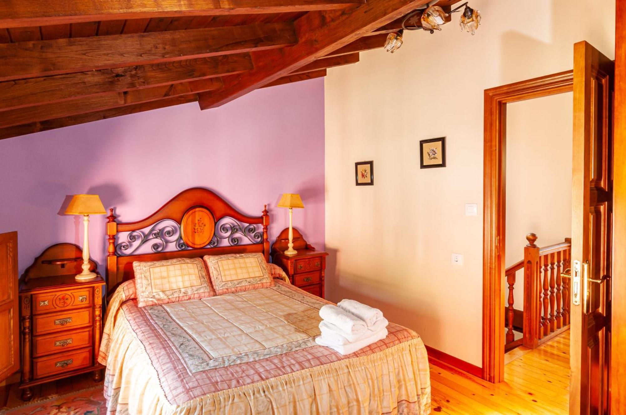 Casa Rural La Regoria Кареня де Кабралес Екстериор снимка