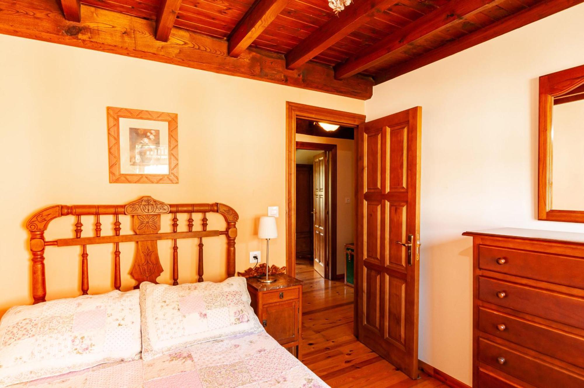 Casa Rural La Regoria Кареня де Кабралес Екстериор снимка