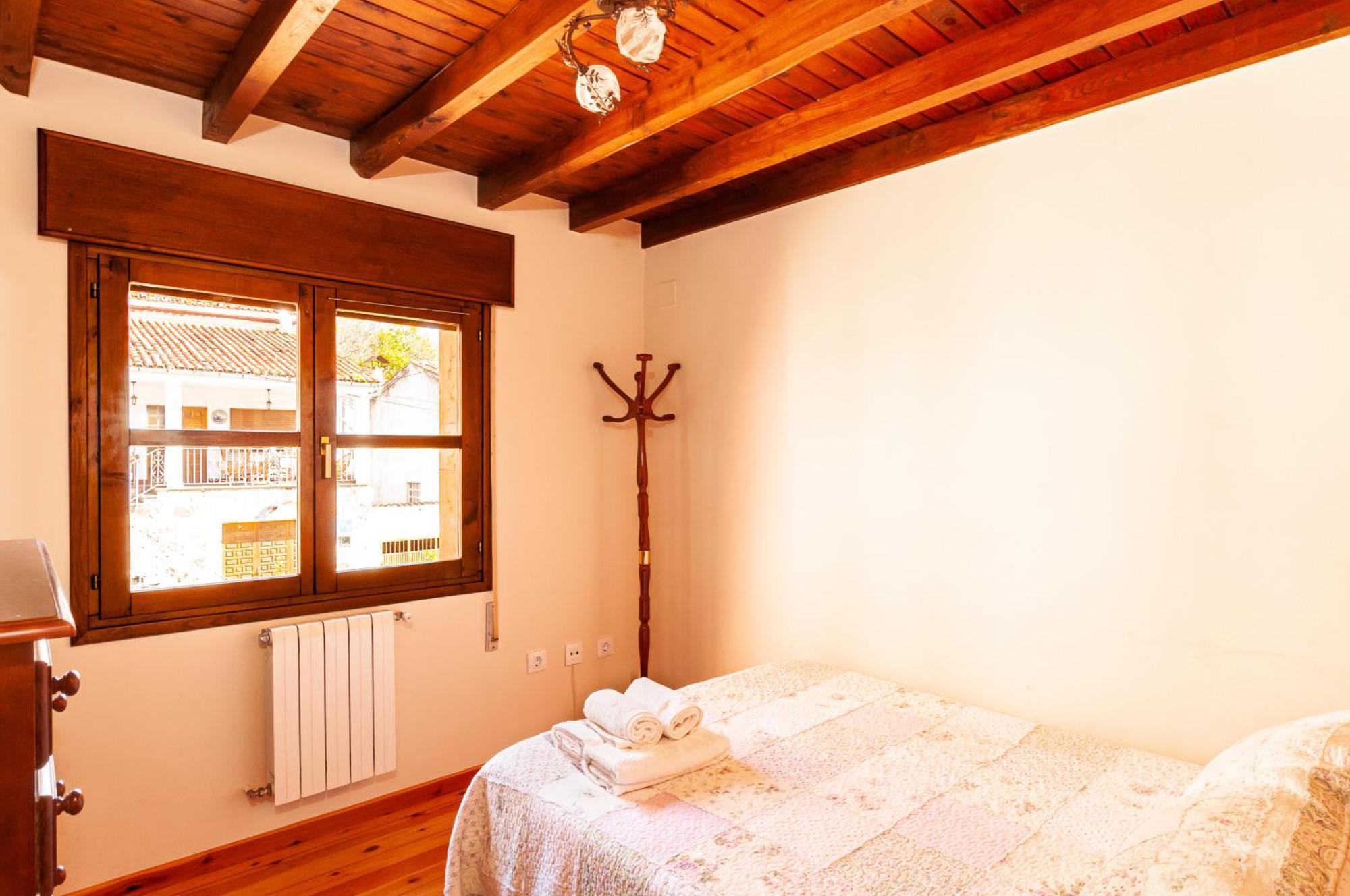 Casa Rural La Regoria Кареня де Кабралес Екстериор снимка