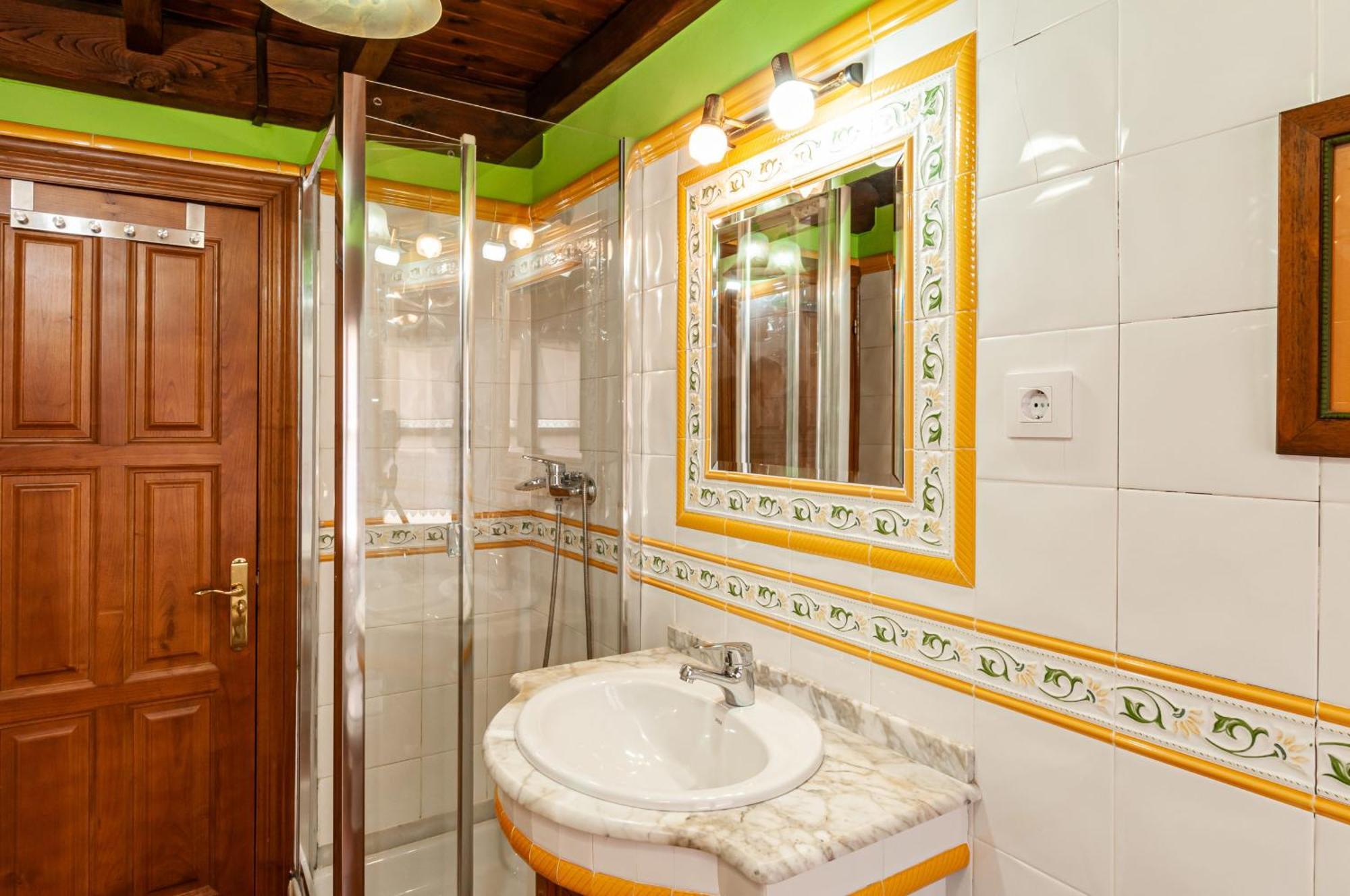 Casa Rural La Regoria Кареня де Кабралес Екстериор снимка