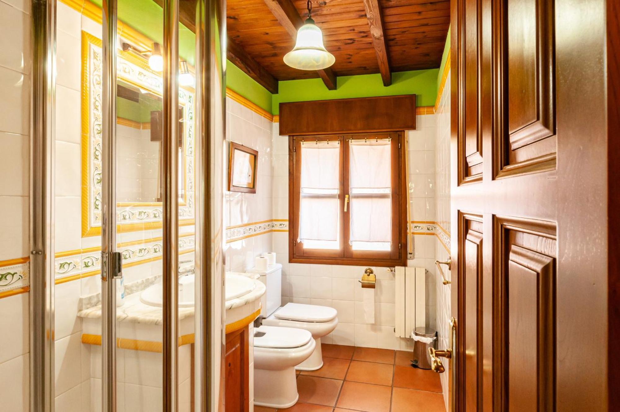 Casa Rural La Regoria Кареня де Кабралес Екстериор снимка