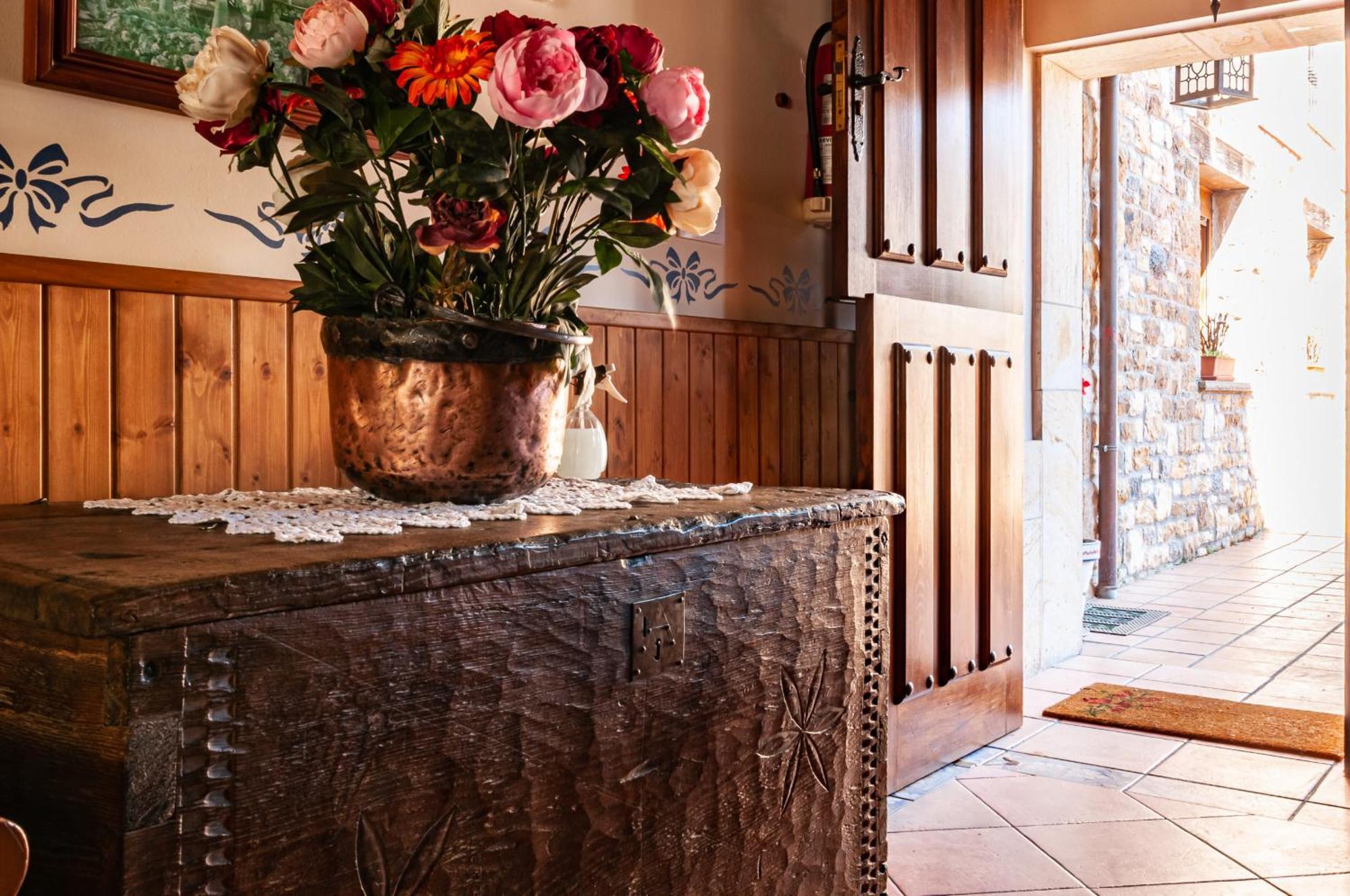 Casa Rural La Regoria Кареня де Кабралес Екстериор снимка