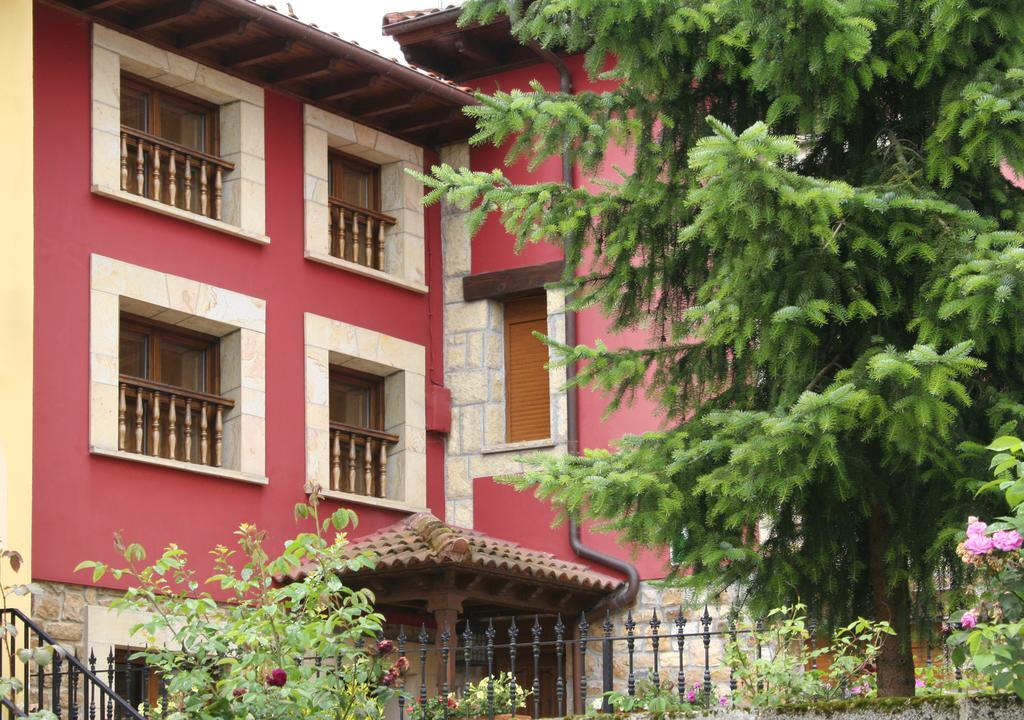 Casa Rural La Regoria Кареня де Кабралес Екстериор снимка