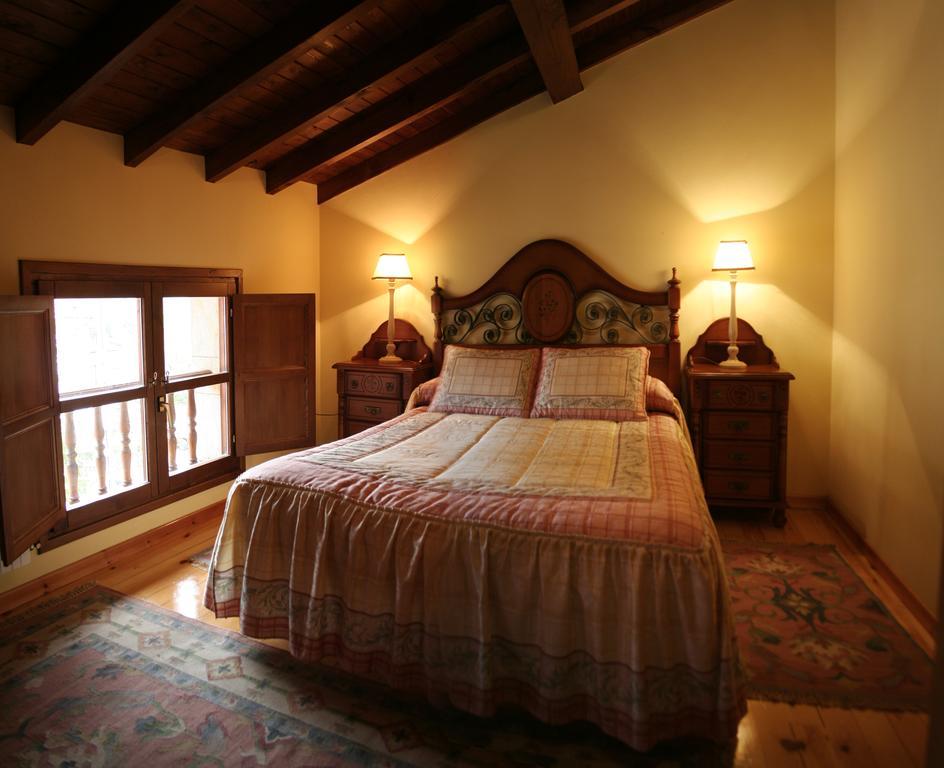 Casa Rural La Regoria Кареня де Кабралес Екстериор снимка