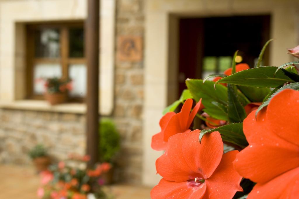 Casa Rural La Regoria Кареня де Кабралес Екстериор снимка