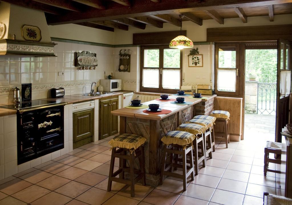 Casa Rural La Regoria Кареня де Кабралес Екстериор снимка