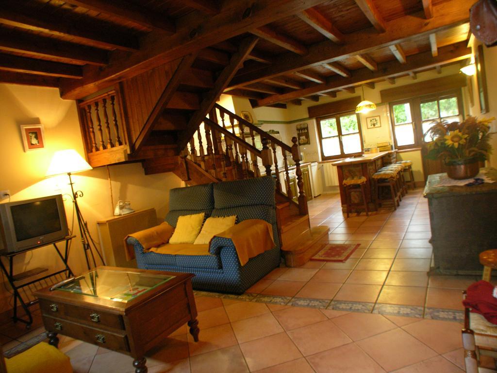 Casa Rural La Regoria Кареня де Кабралес Екстериор снимка