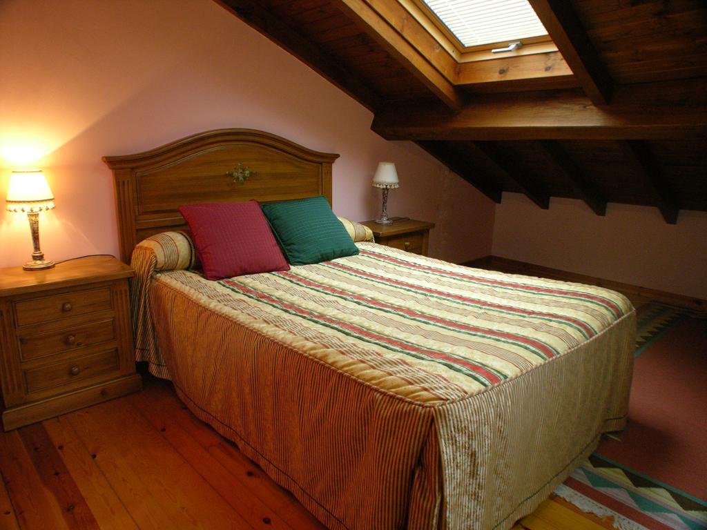 Casa Rural La Regoria Кареня де Кабралес Екстериор снимка