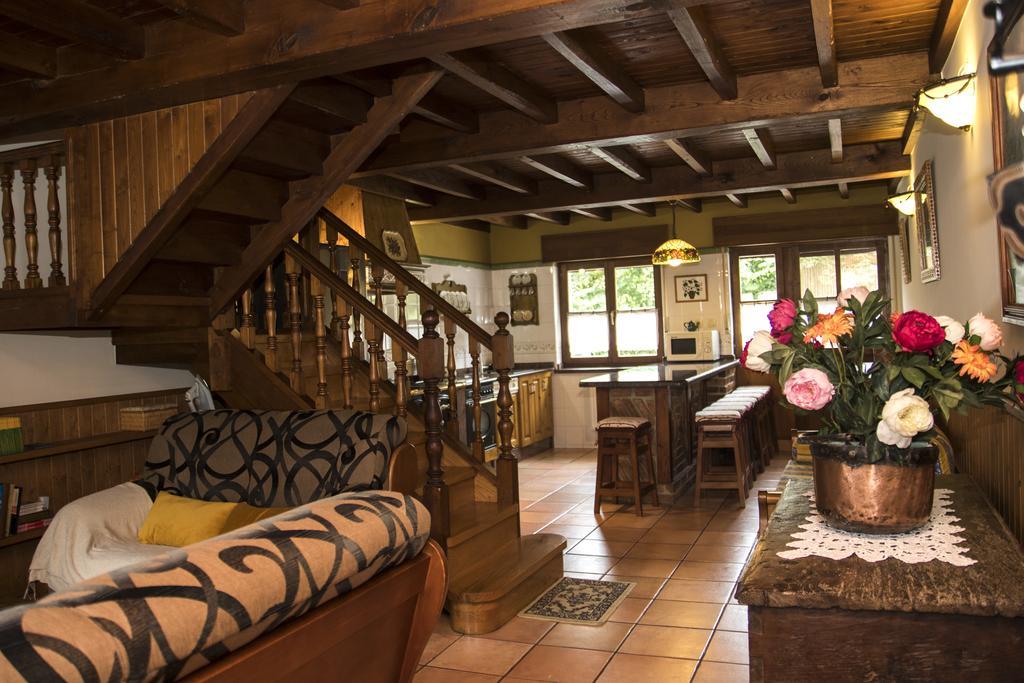 Casa Rural La Regoria Кареня де Кабралес Екстериор снимка
