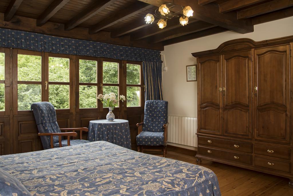 Casa Rural La Regoria Кареня де Кабралес Екстериор снимка